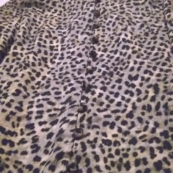 Cupcakes and Cashmere Spaghetti Strap Leopard Print Button Up Top - Picture 10 of 16